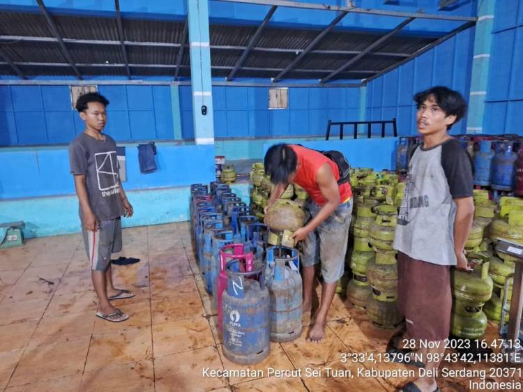 Home Industri Gas Oplos Digerebek Poldasu di Selambo