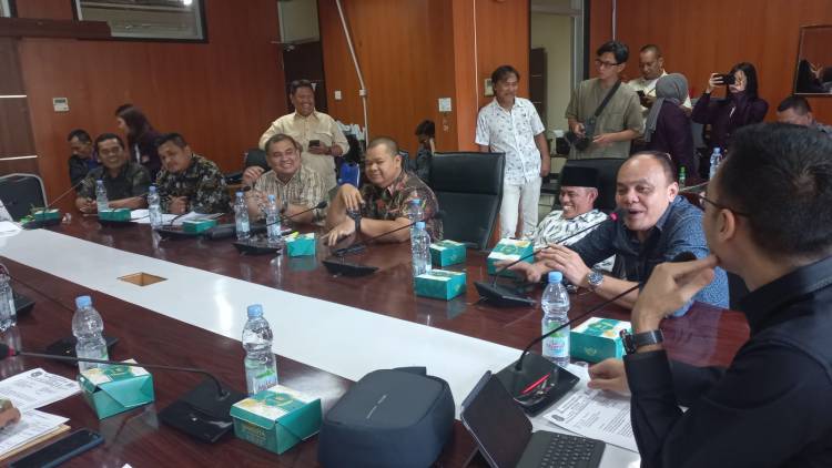 Drainase Pasar Kwala Bertahun-Tahun Tak Dibenahi, Pedagang Nilai Dinas SDABMBK " Pekak "
