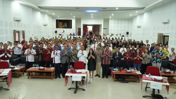 Hadiri Pembukaan Pesparawi Tingkat Kabupaten Toba Tahun 2023, Bupati Toba : Mari Sampaikan Pesan Rohani Lewat Lagu!