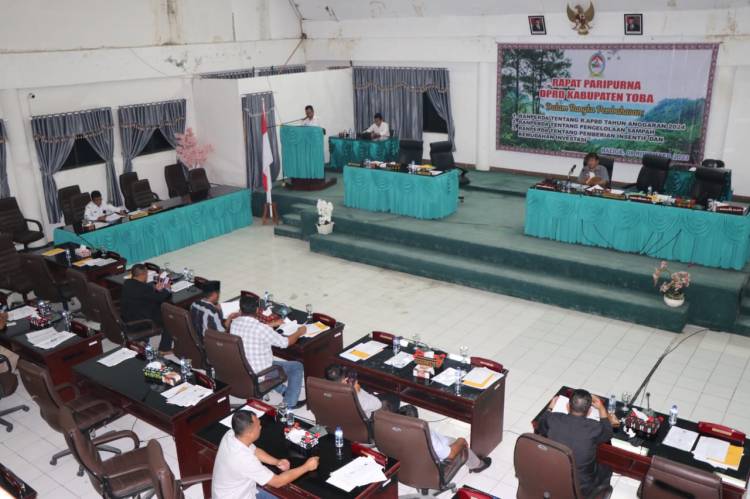 Melalui Nota Jawaban, Bupati Toba Jelaskan Penurunan Pendapatan Transfer dan Kenaikan Dana BTT