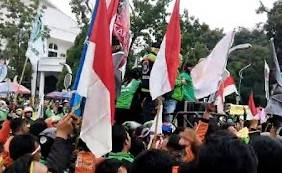 Driver Ojek Online Sekitar Ratusan "Demo" Kekantor Gubernur Sumatera Utara, Ada Apa..?