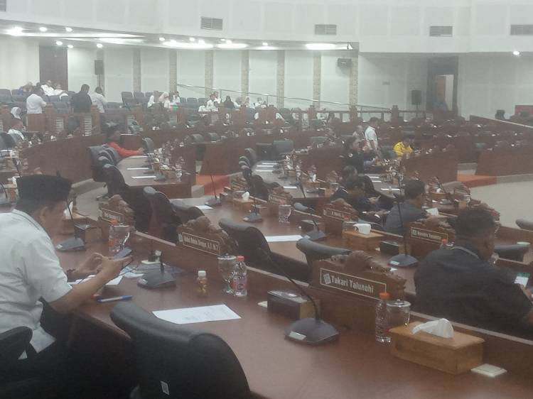 Pandangan 4 Fraksi di Sidang Paripurna DPRD Sumut tentang pajak dan retribusi daerah