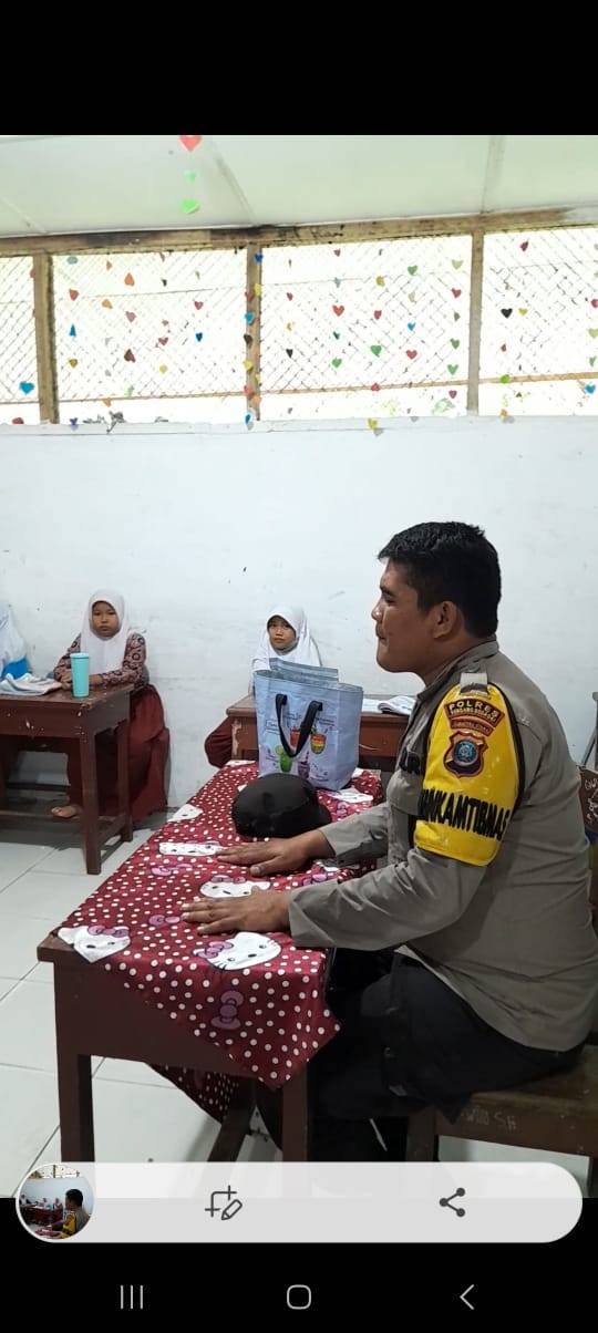 Bhabinkamtibas Desa Firdaus Sosialisasi Bahaya Narkoba Dan Bullying