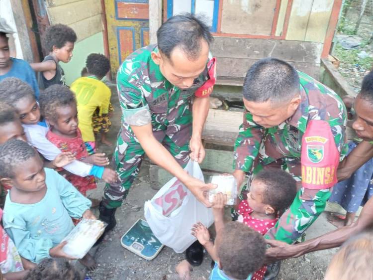 Peduli Kesehatan Anak Dimasa Pertumbuhan dilakukan Babinsa Koramil 1710-07/Mapurujaya