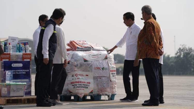 Panglima TNI Dampingi Presiden RI Kembali Berikan Bantuan Ke Palestina