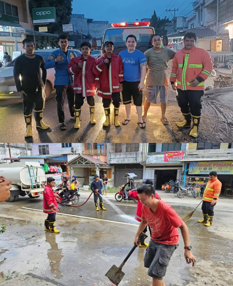 APSI Dan Damkar Simalungun Berkerja Sama Tuk Bersih Kan Pasir Dan Debu Di Pusat Kota Perdagangan