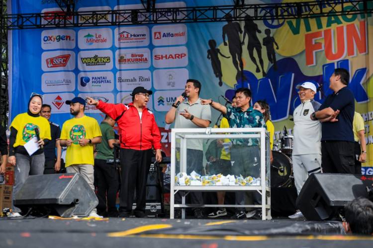 Sumbang 5 Sepeda, Bobby Nasution Tarik kupon Undian Acara Fun Walk