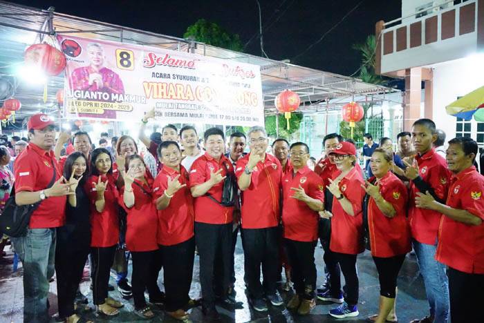 Sugianto Makmur Makan Malam Bersama Warga Medan Deli di Vihara Go Ya Kong