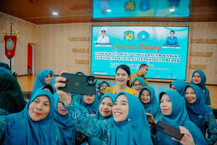 Terima Kunjungan TP PKK Bukittinggi, Ny Kahiyang Ayu: Saling Bertukar Informasi