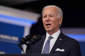 Biden Menghormati orang Amerika &lsquo;berdiri di Garis Depan Kebebasan&rsquo;
