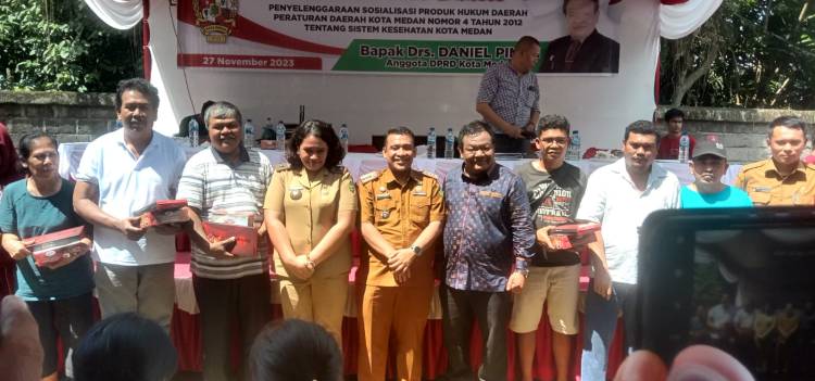 Drs. Daniel Pinem melakukan Sosialisasi Perda No 4 Tahun 2012 Tentang Sistem Kesehatan Kota Medan
