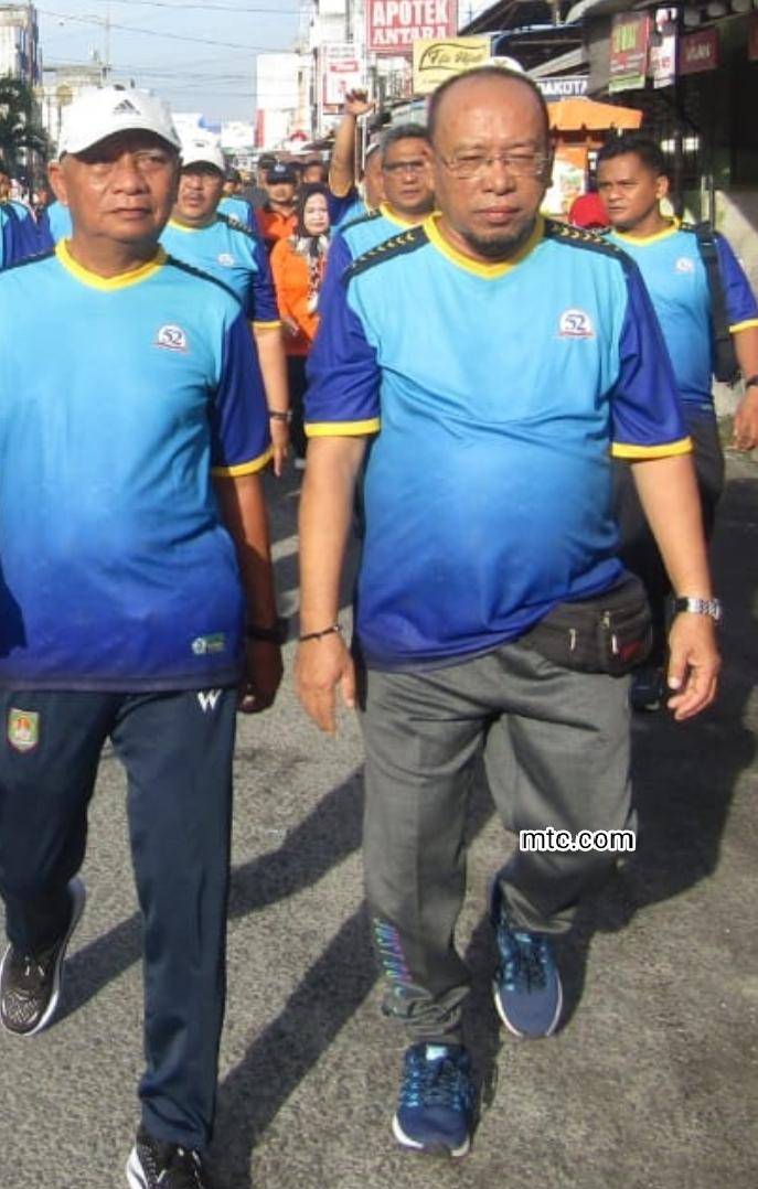 Semarak HUT Korpri Ke 52 Dengan Gerak Jalan Santai