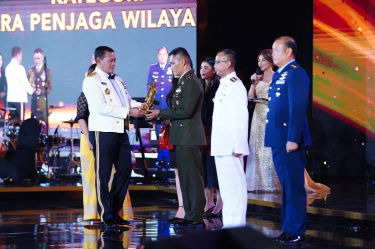 Panglima TNI Anugerahi Soedirman Awards kepada 9 Orang Prajurit Berprestasi