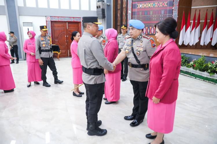 Kombes Bambang Tertianto Resmi Jabat Kabid Propam