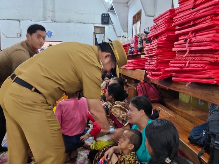 Pj Gubernur Sumut Kunjungi Korban Banjir Bandang Kenegerian Sihotang