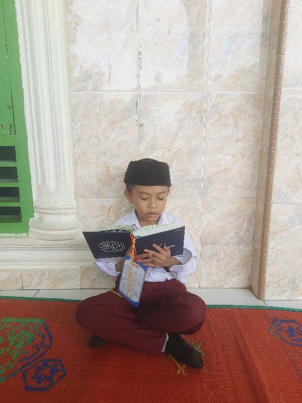 Inspirasi Cinta Al-Qur'an di Tengah Kehidupan Minoritas