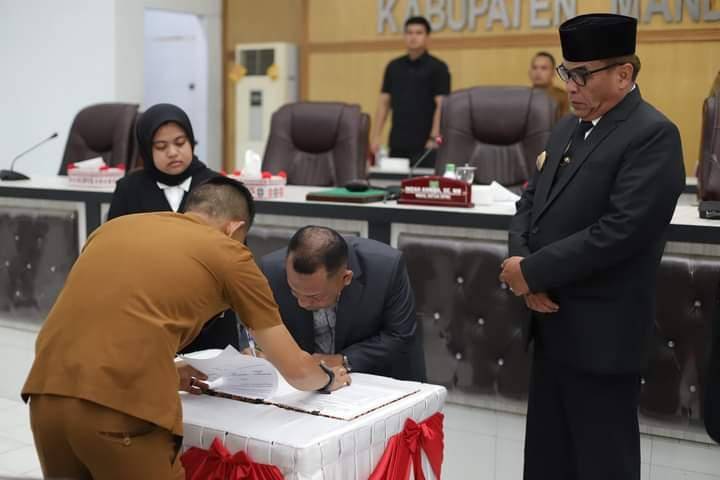 Bupati Madina Tandatangani Nota Kesepakatan KUA-PPAS APBD 2025