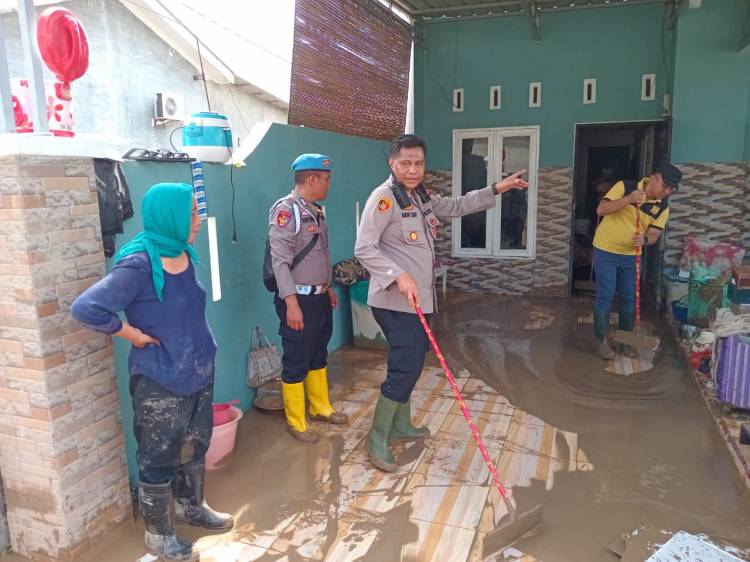 Kapolsek Patumbak bersama Tiga Pilar melaksanakan Bhakti Sosial.
