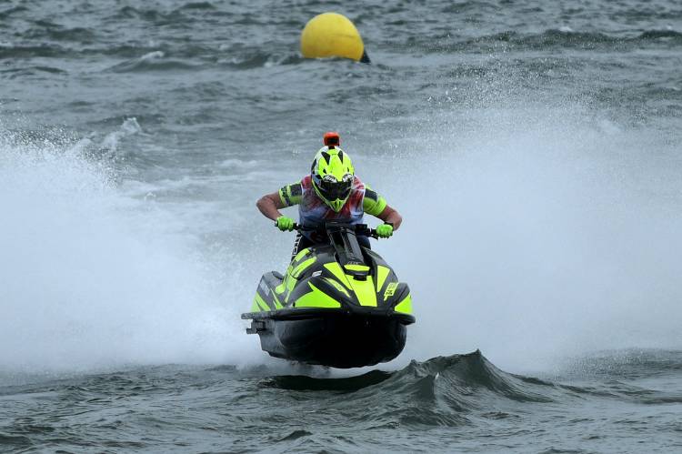 Jasmiin Ypraus Bersaing Ketat dengan Juara Bertahan di Aquabike Jetski World Championship 2024