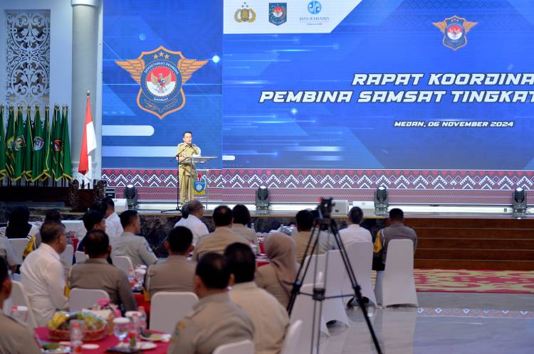 Pj Gubernur Sumut Agus Fatoni Terima Penghargaan dari Pembina Samsat Nasional