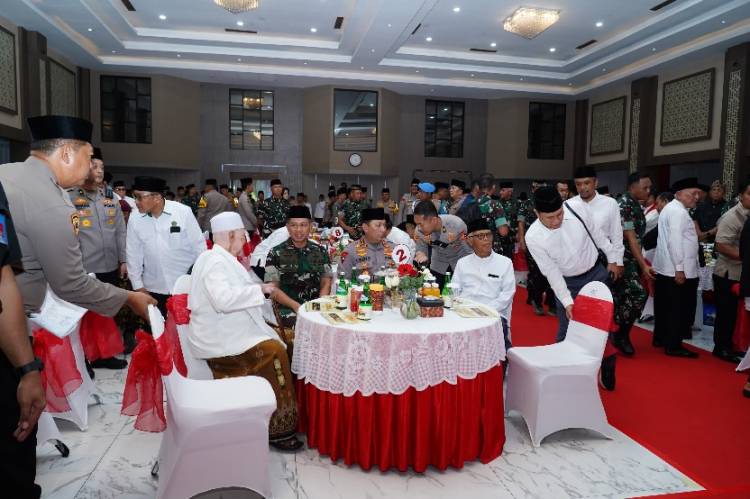 Panglima TNI dan Kapolri Hadiri Doa Bersama dan Tinjau Kesiapan Pilkada Jatim  2024