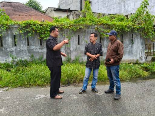 Untuk Kedua Kalinya Anggota DPRD Labuhanbatu Dari Fraksi PDIP Tinjau Pengerukan Parit