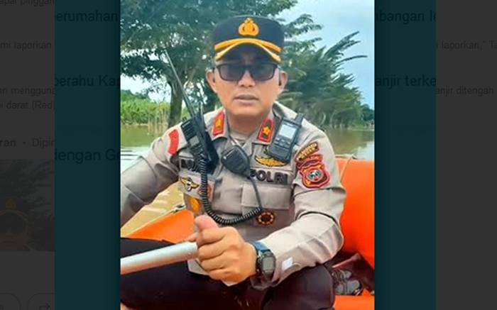 Banjir Setinggi Pinggang Orang Dewasa, Polisi Evakuasi Warga di Salah Satu Kawasan Perumahan Kota Medan