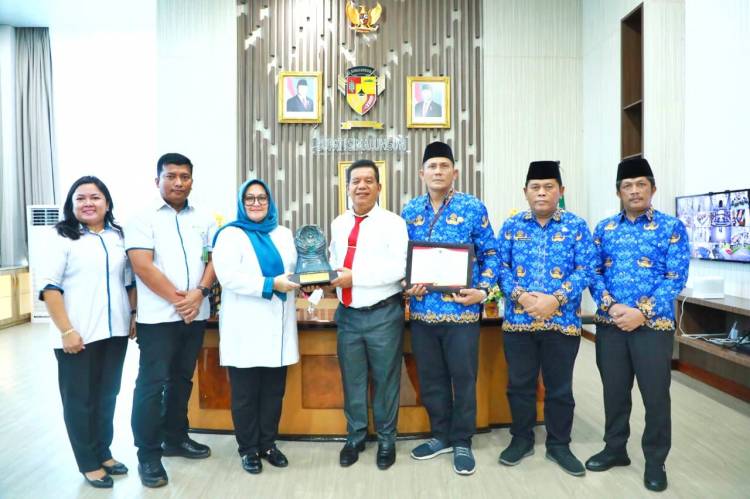 Bupati Simalungun Dapat Penghargaan Paritrana Award Tahun 2024, Hari Pertama Masuk Kerja