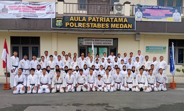 Kasi Was Polrestabes Medan Ajak Wadokai Pengprov Sumut Gelar Latihan Pemegang Sabuk Hitam di Mapolresta Medan