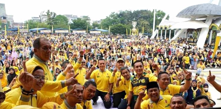Ribuan Masyarakat Tanjungbalai Meriahkan Senam Sehat HUT Partai Golkar Ke 60