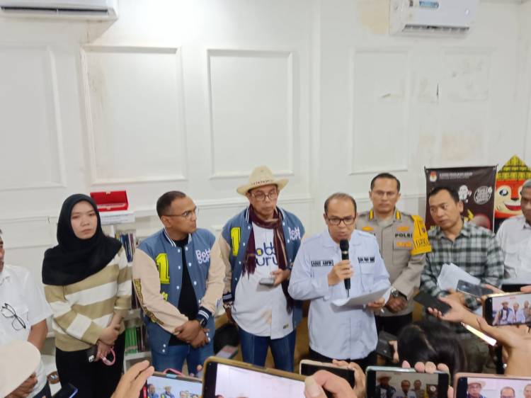 KPU Sumut gelar konferensi pers, terkait adanya beberapa TPS kebanjiran