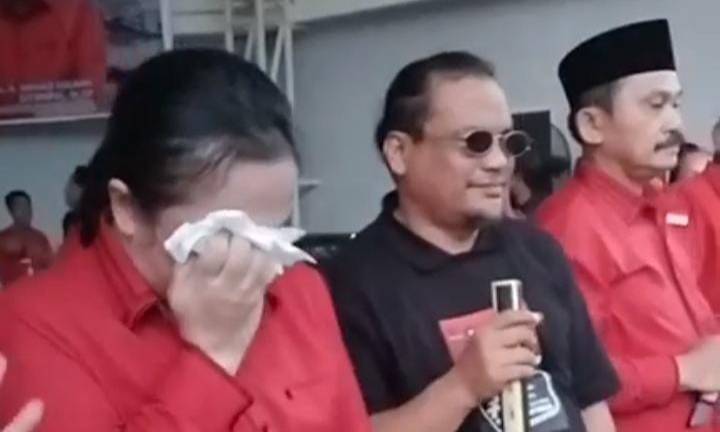 Pengamen Disabilitas Bernyanyi 'Ayah', Memori Menangis
