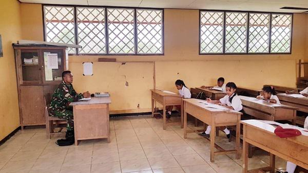 Satgas Yonif MR 411/Pdw Kostrad Motivasi Pelajar SD Sebelum UTS