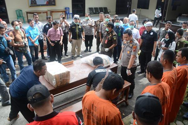 Polres Padangsidimpuan Bakar 21 Kg Ganja