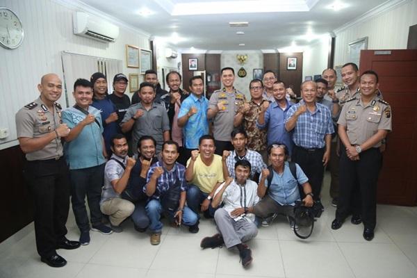 Jurnalis di Medan Beri Kejutan Brigjen Dadang Hartanto 