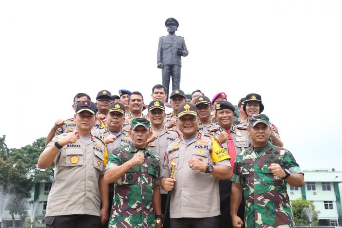 Kapoldasu Irjen Martuani Sormin Kunjungan Kerja ke Kodam I/BB
