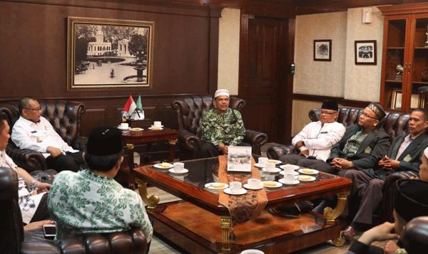 Akhyar Terima Audiensi DPC  Al Ittihadiyah Kota Medan