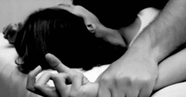 Pemuda Perkosa Janda Kembang, Alat Kelamin Pemuda  itu, Langsung di "Remas"