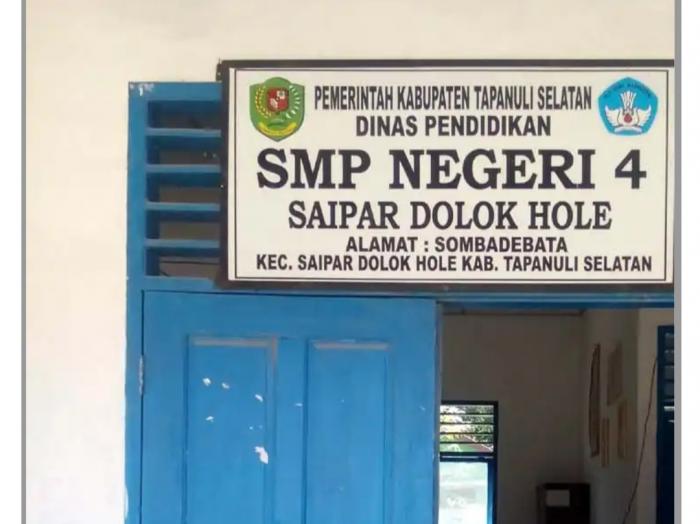 Hanya Ada 2 Guru "ASN" di SMP N 4 SDH Sombadebata