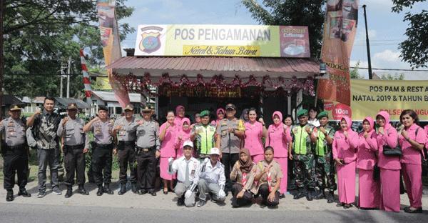 Kapolres Simalungun, didampingi Ibu Ketua Bhayangkari kunjungi Pos Pam