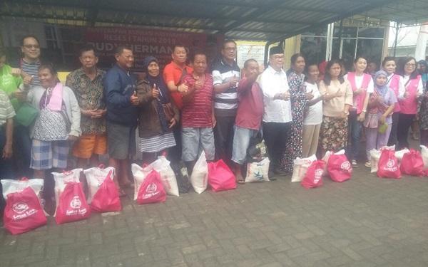 LLCG dan Karang Taruna Belawan Bagikan 650 Paket Sembako untuk Warga Kurang Mampu