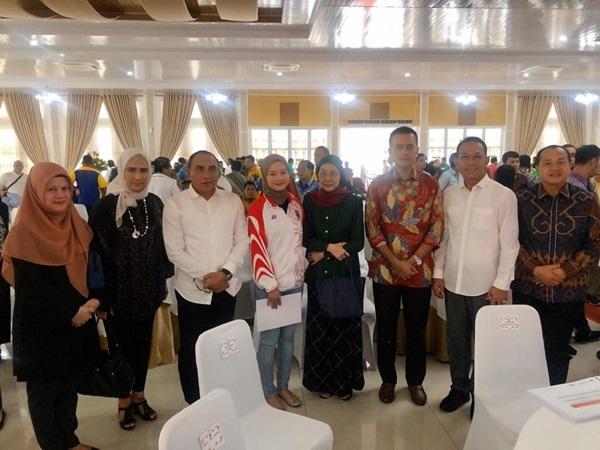 Terima Penghargaan Pemprov Sumut, Atlet Boling Wanita Ini Semakin Termotivasi