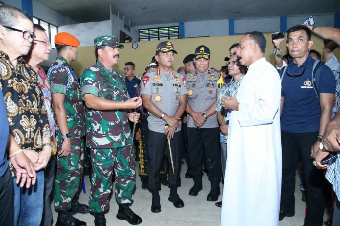 Panglima TNI dan Kapolri Tinjau Pengamanan Natal di Kupang