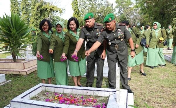 Korem 022/PT Laksanakan Ziarah Rombongan Dalam Rangka Peringati Hari Juang TNI Angkatan Darat