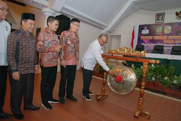 Buka Rapat Kerja DPRD Medan, Ini Harapan Akhyar kepada Anggota Dewan