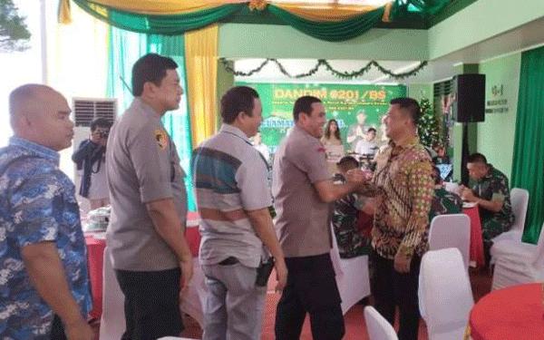 Kapolsek Helvetia dan Jurnalis Hadiri Open House di Rumah Dandim 0201/BS