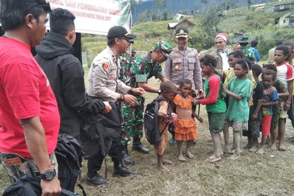 TNI-Polri Gelar Baksos dan Pengobatan Gratis di Distrik Sugapa Papua