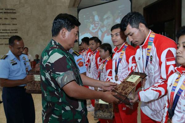 Panglima TNI : Bangga Atas Prestasi Yang Telah Di Raih Tim Karate Indonesia Pada Sea Games 2019