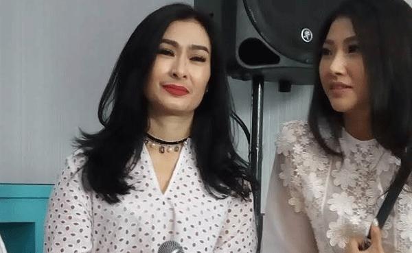Iis Dahlia "Marah", Dikaitkan dengan Penyeludupan Herly Davidson dan Brompton