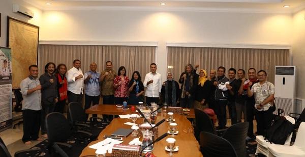 Dengarkan Aspirasi Seniman, Ijeck Dukung Pengembangan Kesenian di Sumut